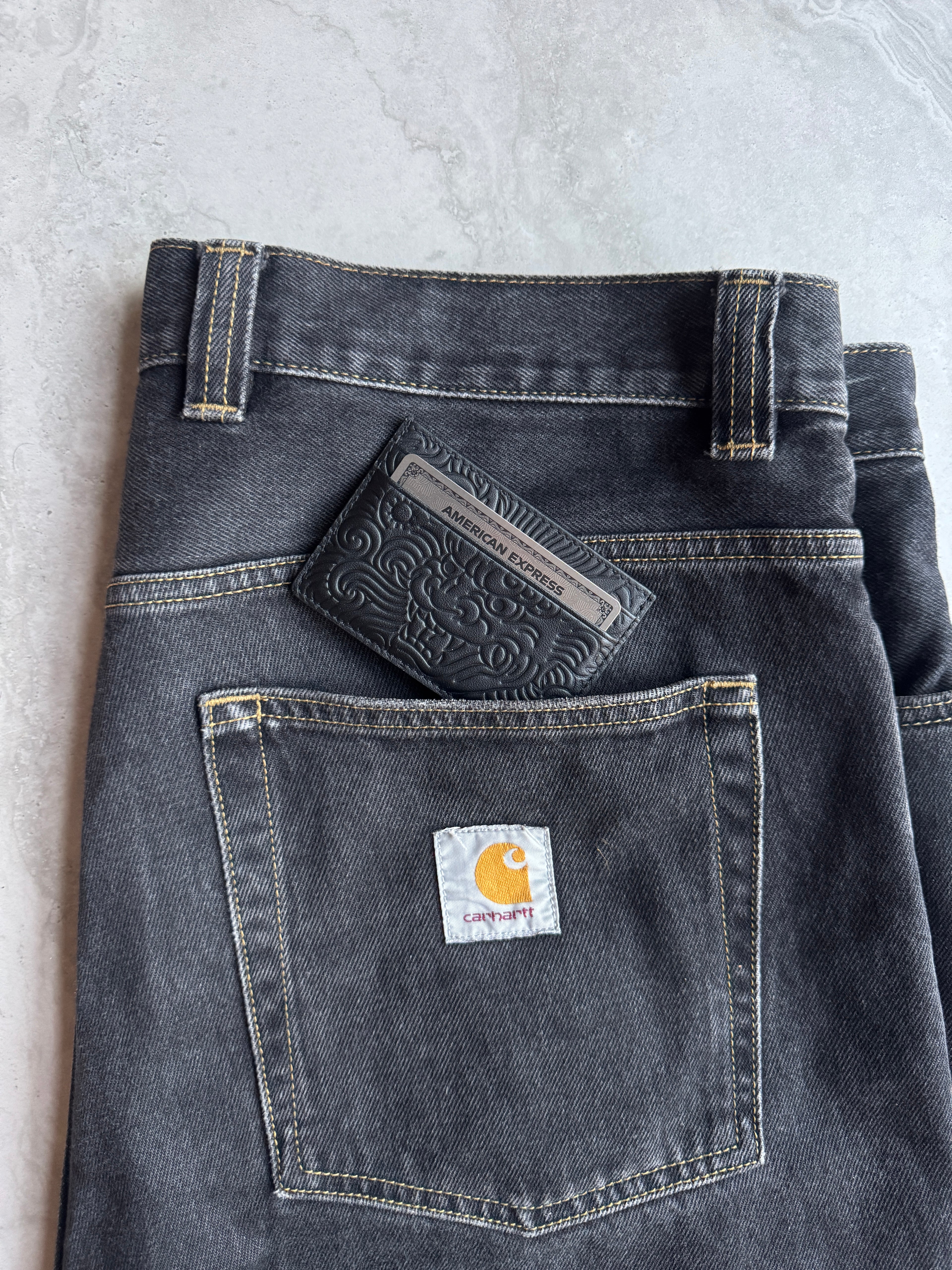 Sora Kuro Cardholder appearing out of back pocket of jeans
